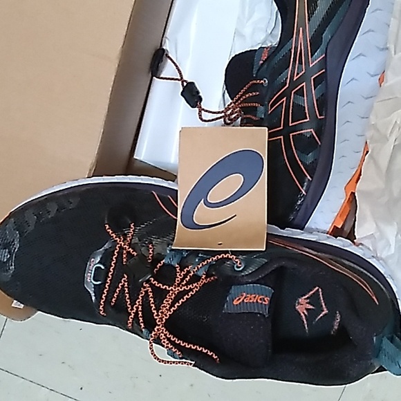 ASICS Running Shoes 8 RUNS SMALLER TRUE 7.5 - Picture 4 of 14